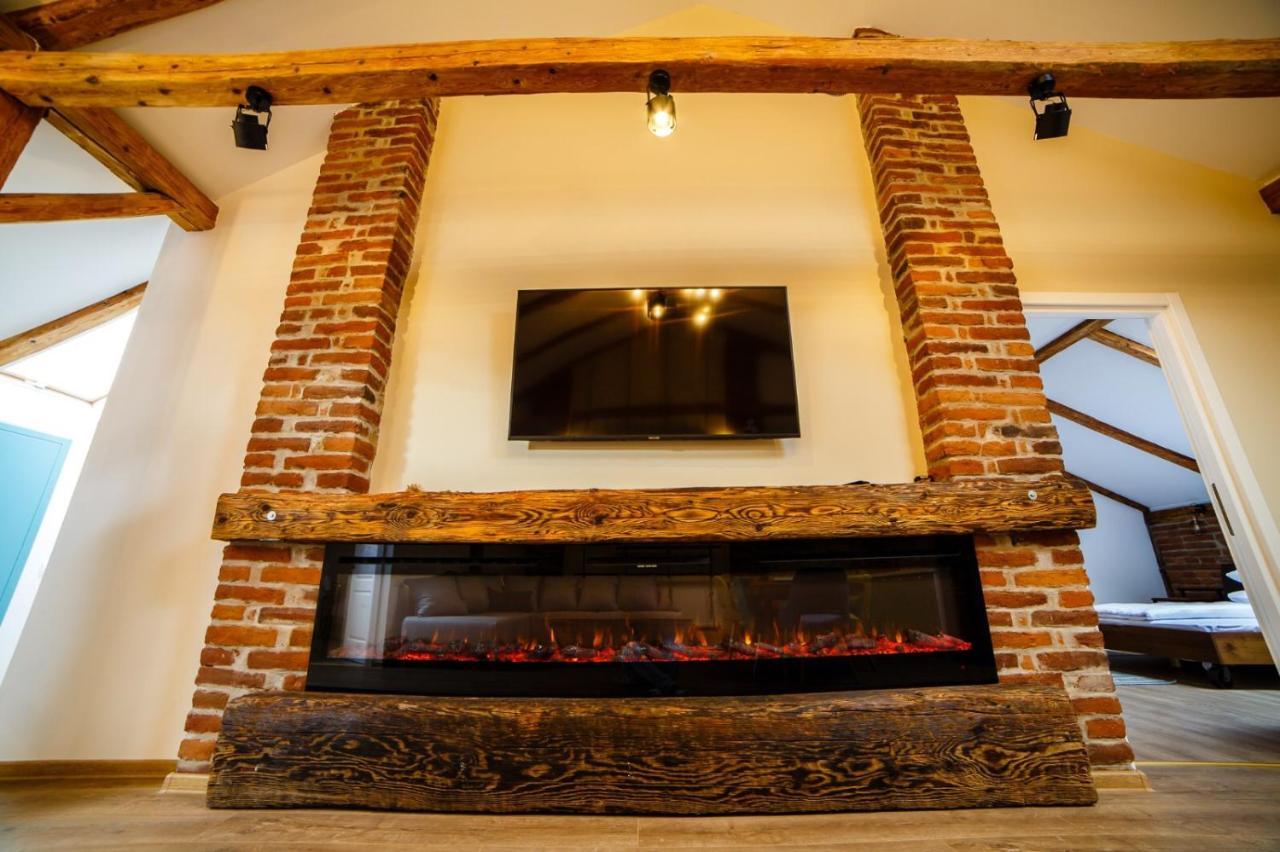 Alpine Loft Apartment Campulung Moldovenesc Luaran gambar