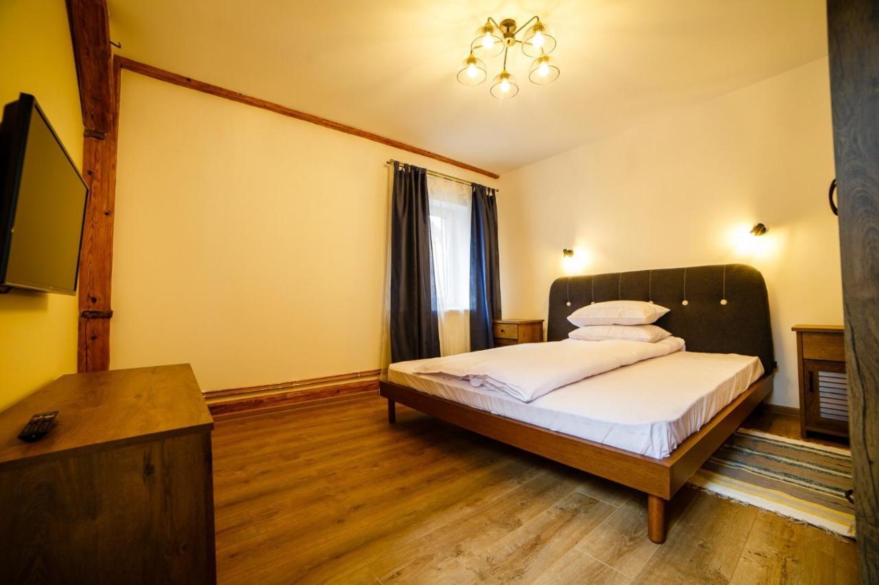 Alpine Loft Apartment Campulung Moldovenesc Luaran gambar